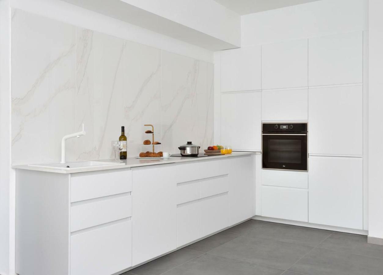Spacious 3Br Penthouse With Jacuzzi On Rosthchild By Holyguest Tel Aviv Exterior photo