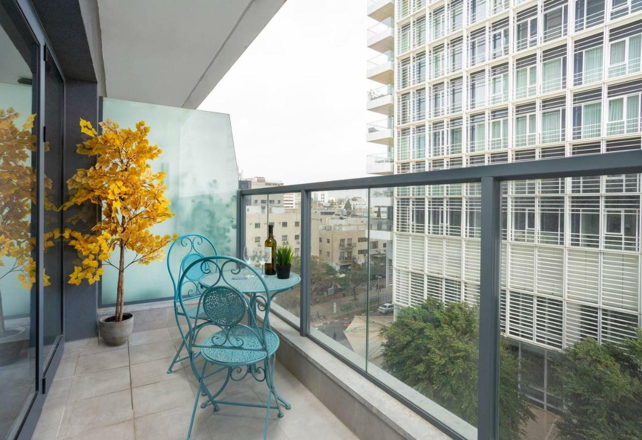 Spacious 3Br Penthouse With Jacuzzi On Rosthchild By Holyguest Tel Aviv Exterior photo