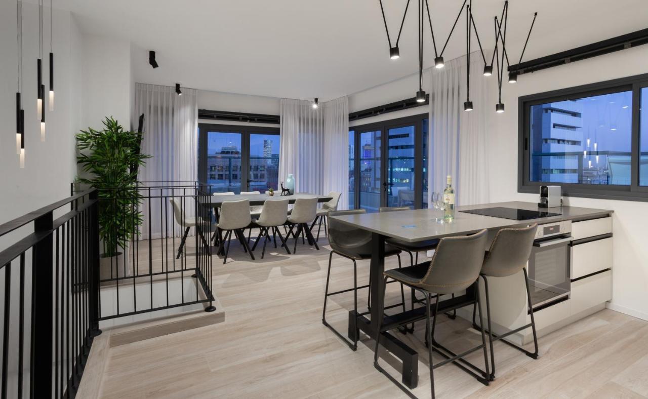 Spacious 3Br Penthouse With Jacuzzi On Rosthchild By Holyguest Tel Aviv Exterior photo